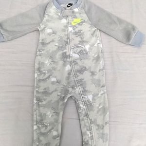 Nike fleece onesie (9M)